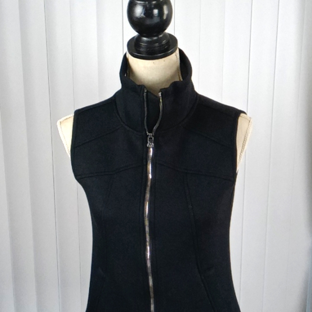 Betsy Johnson Performance Vest. - image 4